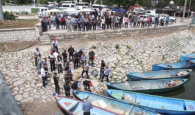 Beyşehir Gölü'nde yeni balık av sezonu dualarla açıldı
