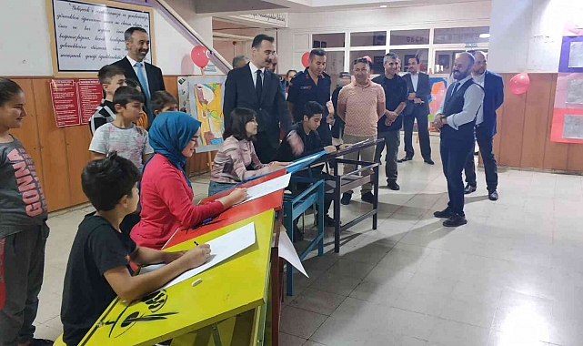 Ermenek Fikret Ünlü Yatılı Bölge Ortaokulunda yılsonu resim sergisi