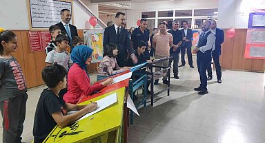 Ermenek Fikret Ünlü Yatılı Bölge Ortaokulunda yılsonu resim sergisi
