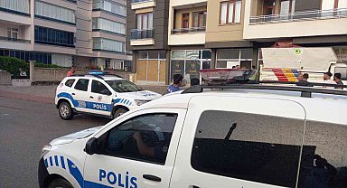 İş yeri sahibini vurmak için saldıran kardeşler misafiri vurdu