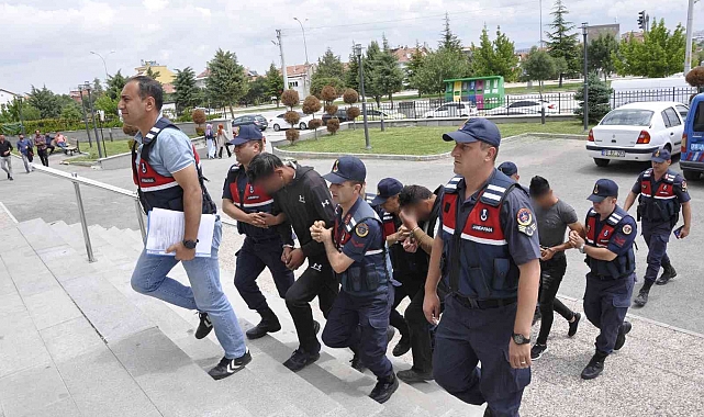 Karaman'da bağ evlerinden hırsızlık şüphelileri tutuklandı