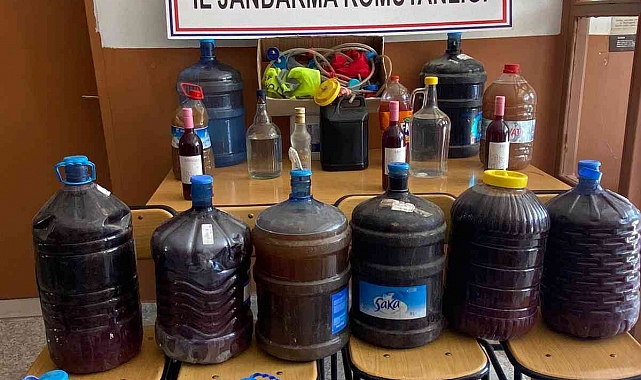 Karaman'da evinde sahte içki üreten 1 kişi yakalandı