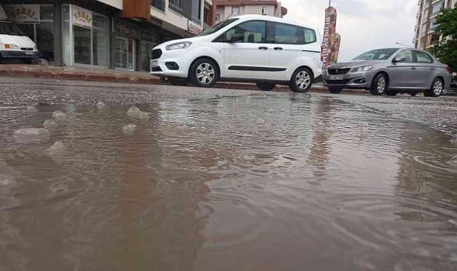 Konya'da yağış etkili oldu, çalışmalar devam ediyor