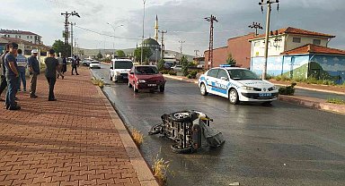 Otomobille elektrikli bisiklet çarpıştı: 1 ölü