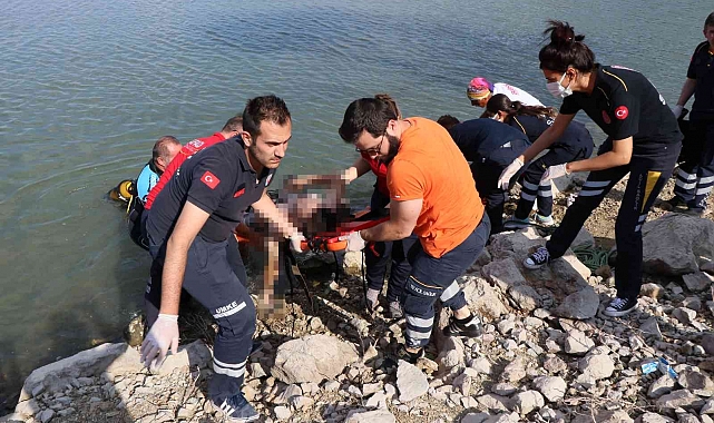 Serinlemek için girdikleri gölette cansız bedenleri bulundu