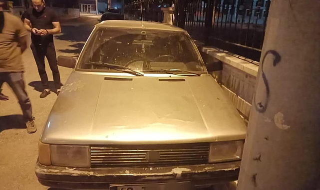 Araç hırsızları polisten kaçamadı