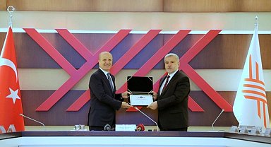 ASÜ 29 bayrak ve 4 program nişanıyla zirvede