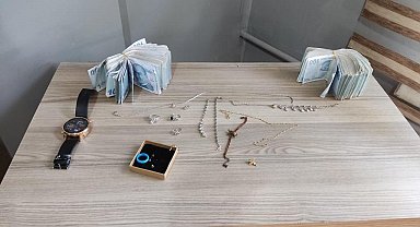 Düğüne giden akrabalarının evinden 510 bin TL değerinde altın ve döviz çaldılar
