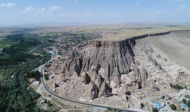 Kapadokya'nın giriş kapısındaki Selime Katedrali'ne ziyaretçi ilgisi arttı