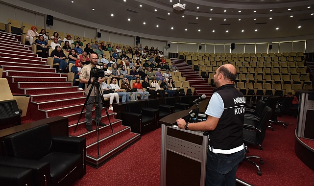 Karatay'da madde bağımlılığını önlemede annenin önemi konuşuldu