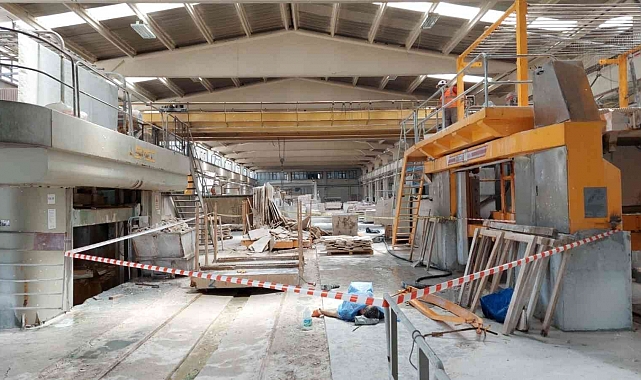 Mermer plakanın altında kalan yabancı uyruklu işçi hayatını kaybetti