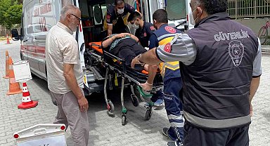 Motosikletin çarptığı yaya hastanelik oldu