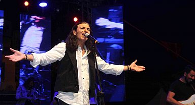 Murat Kekilli'den "rahmetli Bülent Ersoy" gafı