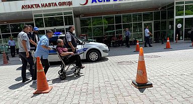 Polisler kalp krizi geçiren şahsı ekip otosuyla hastaneye yetiştirdi