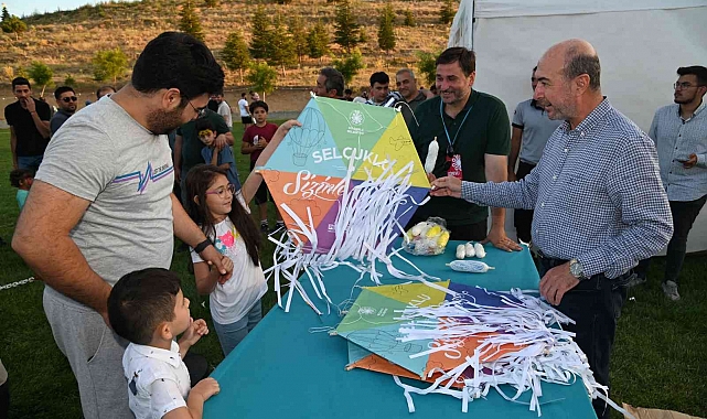 Selçuklu Seyir Tepesi'nde uçurtma şenliği