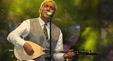 Ünlü sanatçı Yavuz Bingöl Konya'da konser verdi