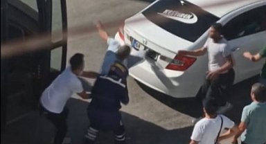 Aksaray'da şoförlerin yol verme tartışması sopalı kavgaya dönüştü