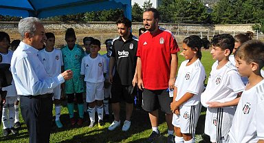 Akşehir Onur Günü U12 Futbol Turnuvası, çekişmeli maçlara sahne oluyor
