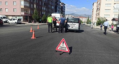Hafif ticari aracın çarptığı yaya yaralandı