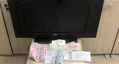 Hırsızlık suçundan aranan şüpheli son icraatında yakayı ele verdi
