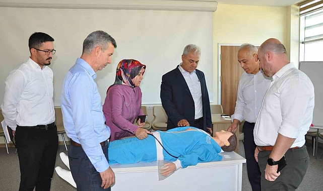 İl Sağlık Müdürlüğüne alınan simülasyon maketlerini incelendi