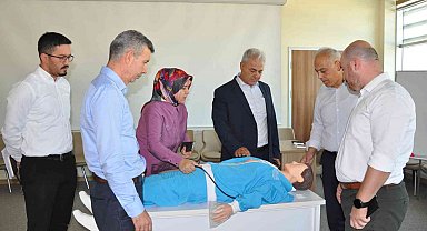 İl Sağlık Müdürlüğüne alınan simülasyon maketlerini incelendi