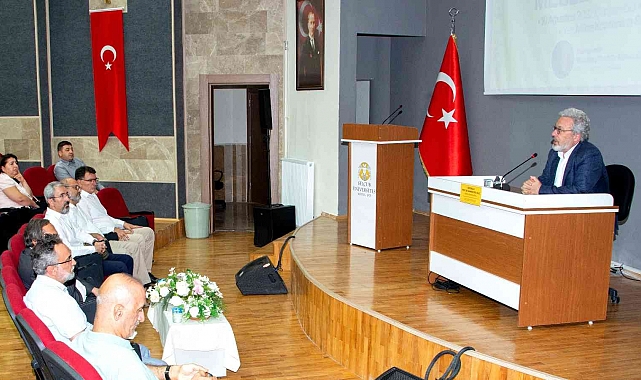 IRCICA Genel Direktörü Kılıç, SÜ'de "Mesleki Söyleşi" gerçekleştirdi
