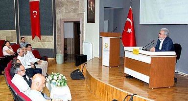 IRCICA Genel Direktörü Kılıç, SÜ'de "Mesleki Söyleşi" gerçekleştirdi