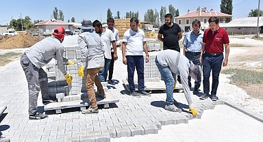 Karatay'ın dört bir tarafında parke yol çalışmaları sürüyor