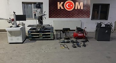 Merdiven altı silah imalathanesinden cephanelik çıktı