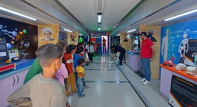Mevsimlik işçilerin çocukları Bilim Tırı'yla tanıştı