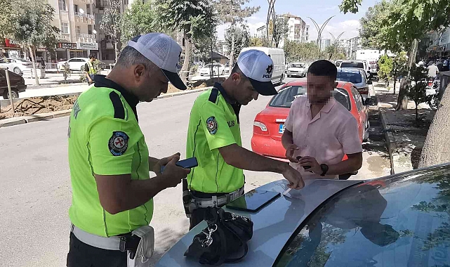 Otomobilin çarptığı kadın yaralandı