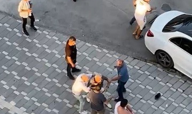 Sürücülerin trafik kavgası kamerada