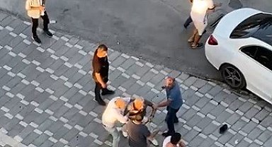 Sürücülerin trafik kavgası kamerada