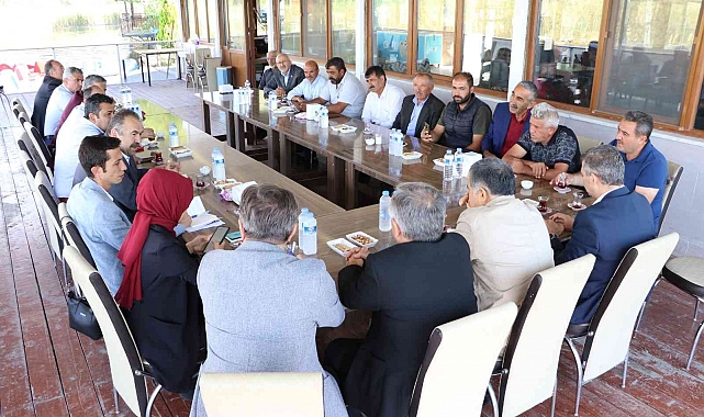 AK Parti Aksaray teşkilatı muhtarlarla bir araya geldi