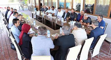 AK Parti Aksaray teşkilatı muhtarlarla bir araya geldi