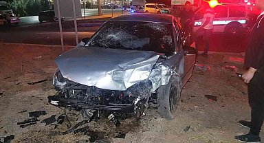 Aksaray'da iki otomobil çarpıştı: 3 yaralı
