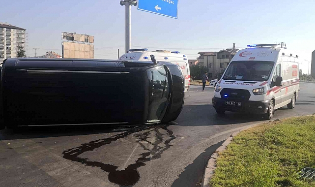 Aksaray'da minibüsle otomobil çarpıştı: 2'si çocuk 6 kişi yaralandı