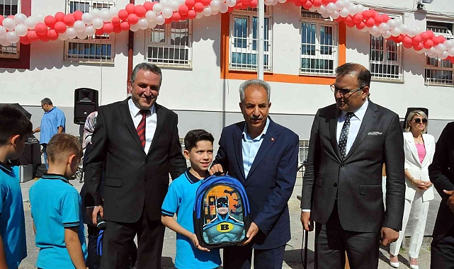 Akşehir Belediyesi'nden 2 bin 500 çanta ve kırtasiye seti
