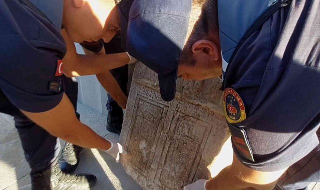 Araçta Roma dönemine ait mezar steli ele geçirildi