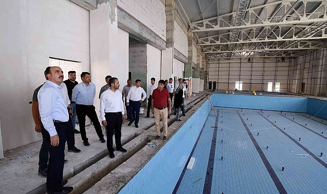 Başkan Altay, Ereğli Yarı Olimpik Yüzme Havuzunu inceledi