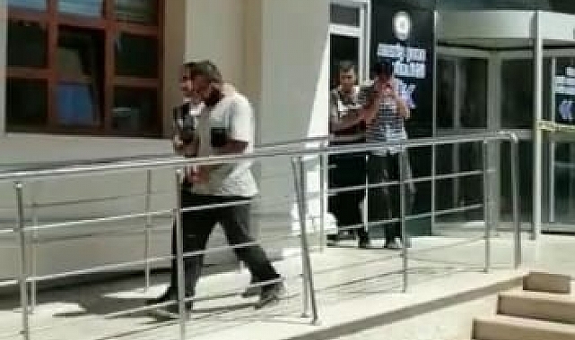 Çaldıkları arabalara hurda arabaların plakalarını takan şahıslar yakalandı