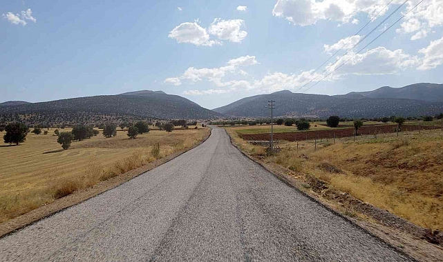 Konya Büyükşehir Akören'de mahalle yolu standardını yükseltiyor