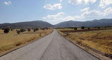Konya Büyükşehir Akören'de mahalle yolu standardını yükseltiyor