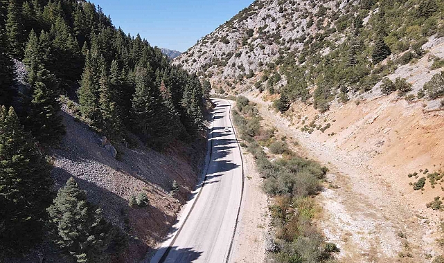 Konya Büyükşehir bu yıl Derebucak'a 13,4 kilometre mahalle yolu kazandırdı