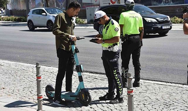 Konya'da elektrikli scooter sürücüleri denetlendi