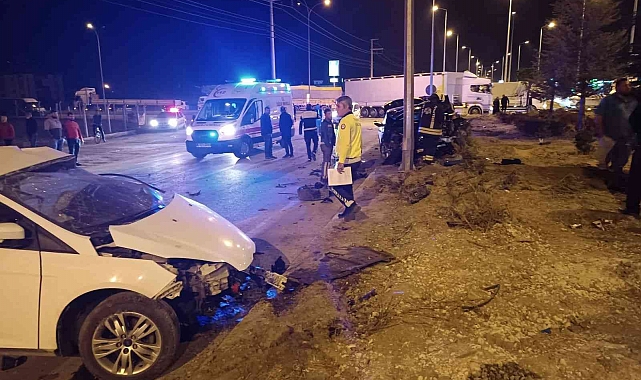 Konya'da iki otomobil çarpıştı: 1 ölü, 2 yaralı