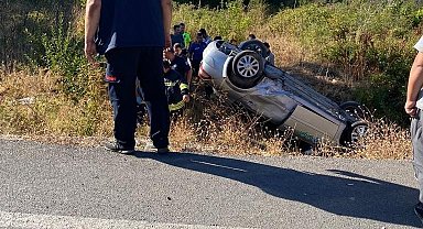 Konya'da otomobil şarampole devrildi: 2 yaralı