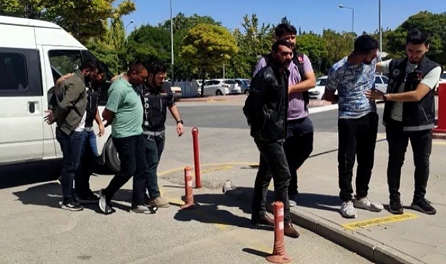 Konya'da uyuşturucu sevkiyatı yapan 9 kişiden 5'i tutuklandı