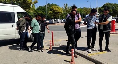 Konya'da uyuşturucu sevkiyatı yapan 9 kişiden 5'i tutuklandı